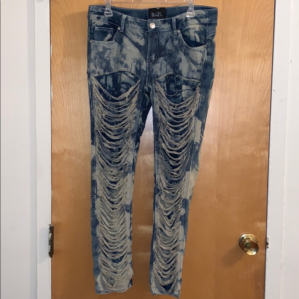 Dazl Distressed Jeans
